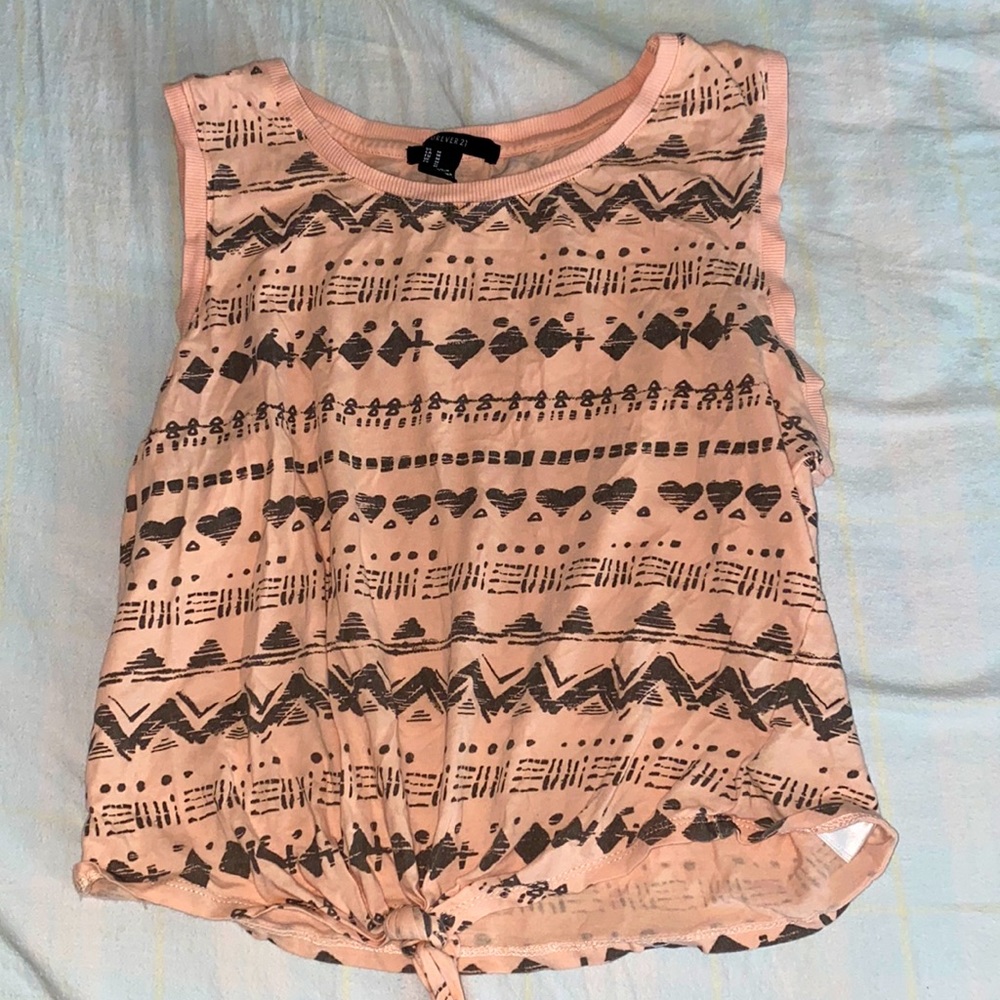 Muscle tied knot tee